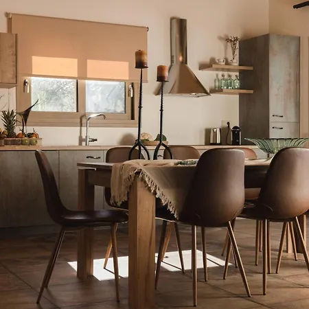 Nono's Fioro Premium Houses, By Tk Management Villa Gaitani