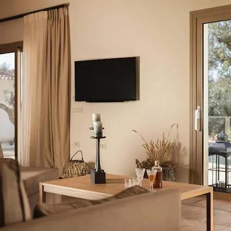 Nono's Fioro Premium Houses, By Tk Management Villa Gaitani
