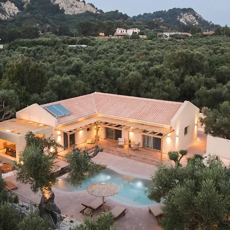 Villa Nono's Fioro Premium Houses, By Tk Management