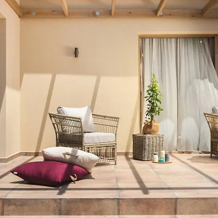 Nono's Fioro Premium Houses, By Tk Management Villa Gaitani