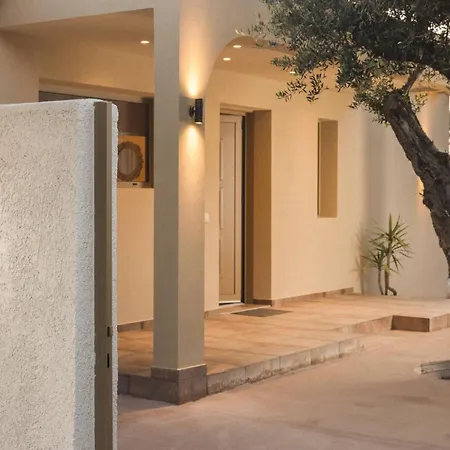 Villa Nono's Fioro Premium Houses, By Tk Premium Gaitani